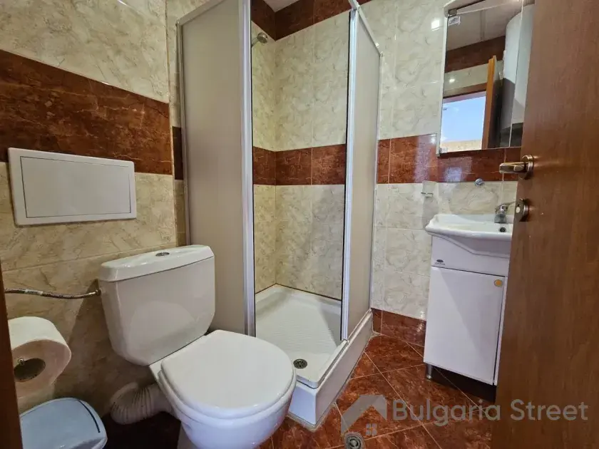 Kabina prysznicowa i toaleta