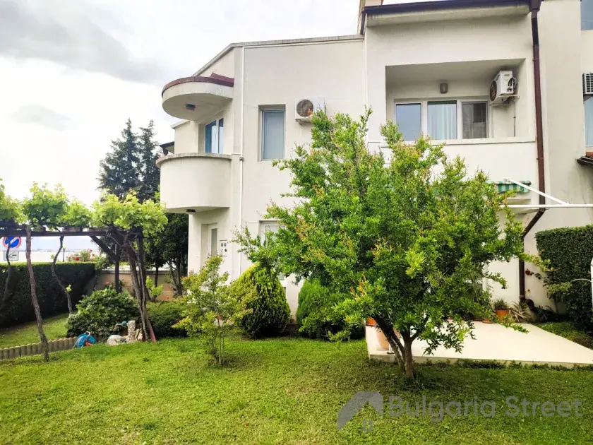 Willa nad morzem w elitarnym kurorcie Święty Włas, Bułgaria.