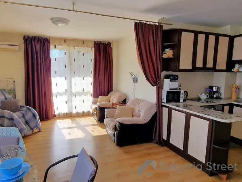 Flores Park | Trzypokojowe mieszkanie: Salon, kuchnia