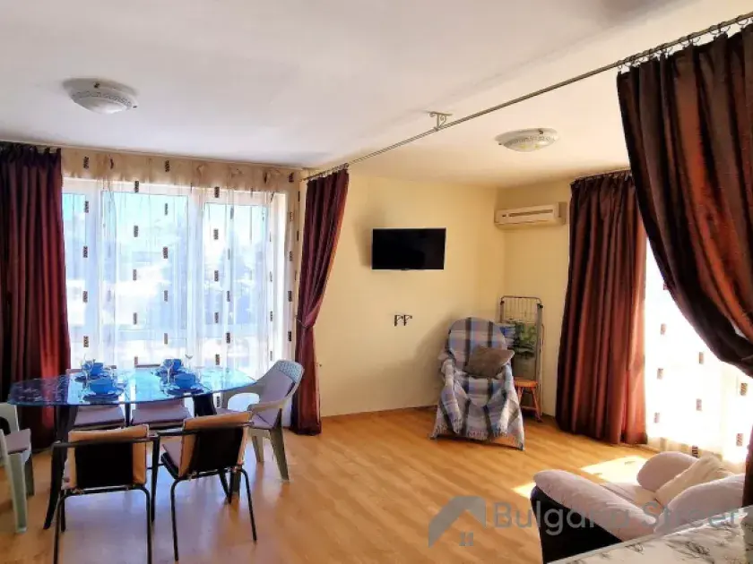 Flores Park | Trzypokojowe mieszkanie: Salon, kuchnia
