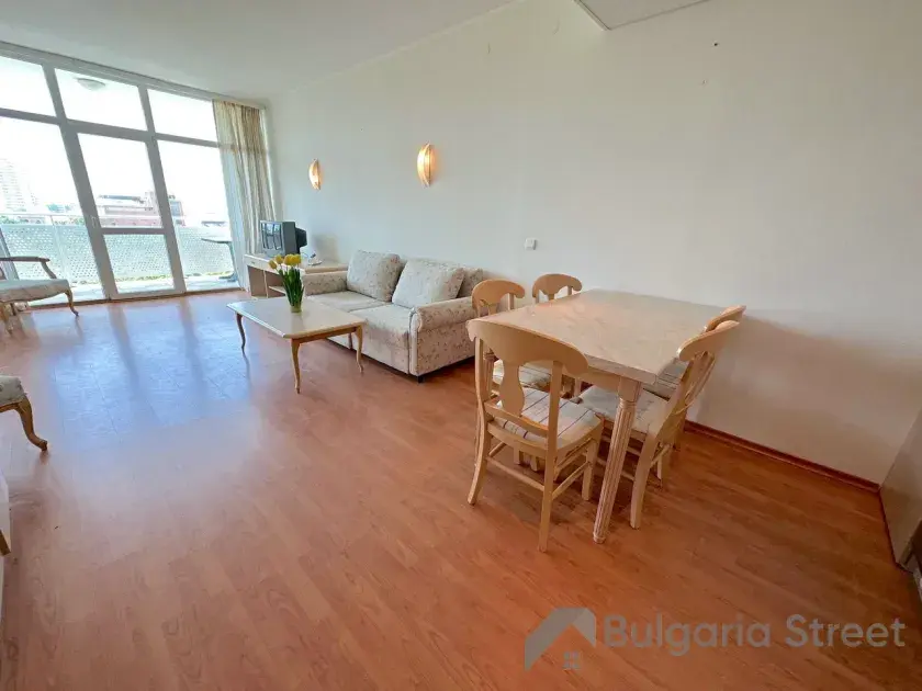 Nirvana Grand Hote| Apartament nad morzem: Salon, kuchnia