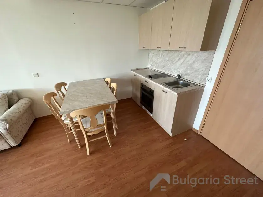 Nirvana Grand Hote| Apartament nad morzem: Salon, kuchnia