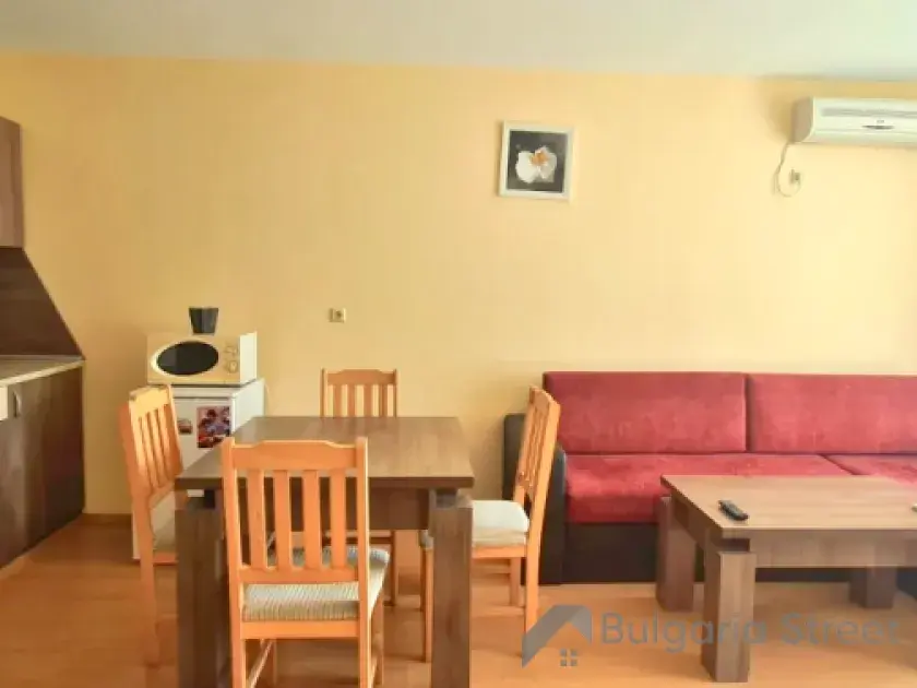 Część kuchenna i sofa
