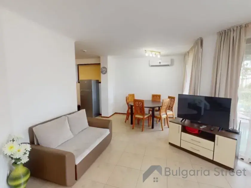 Telewizor i sofa