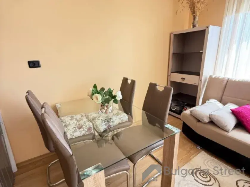 stół jadalny i inne meble