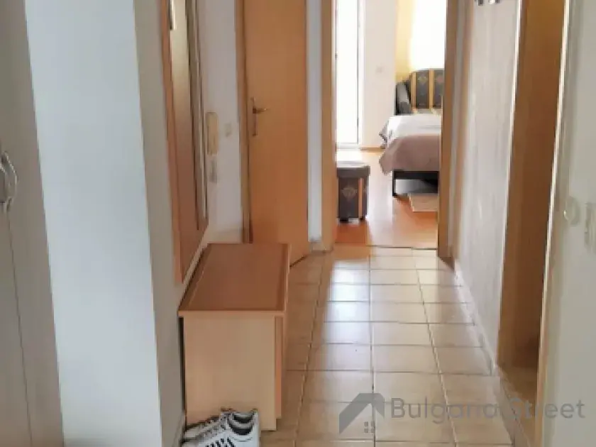 Przedpokój z szafą