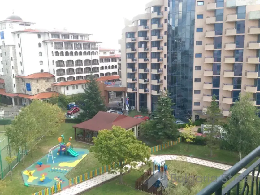Widok z balkonu na góry.