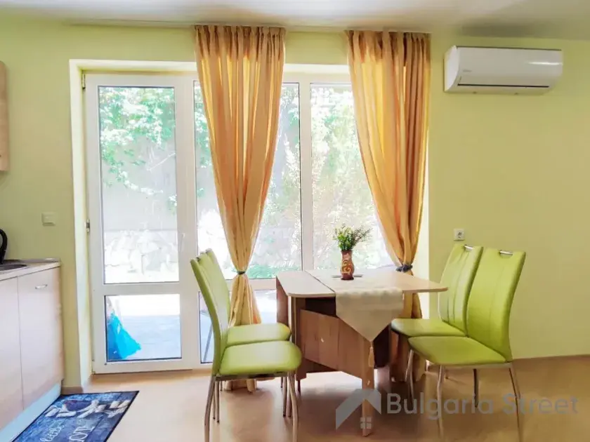 Royal Palm | Przestronne studio