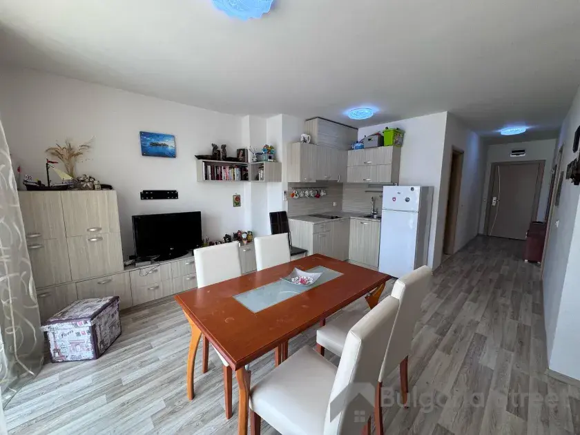 Tarsis | Przestronne dwupokojowe mieszkanie : Salon, kuchnia