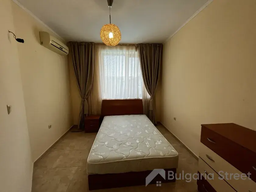 Łóżko w sypialni 2