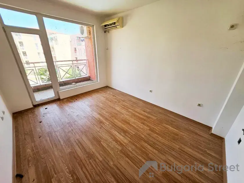 mieszkanie bez mebli