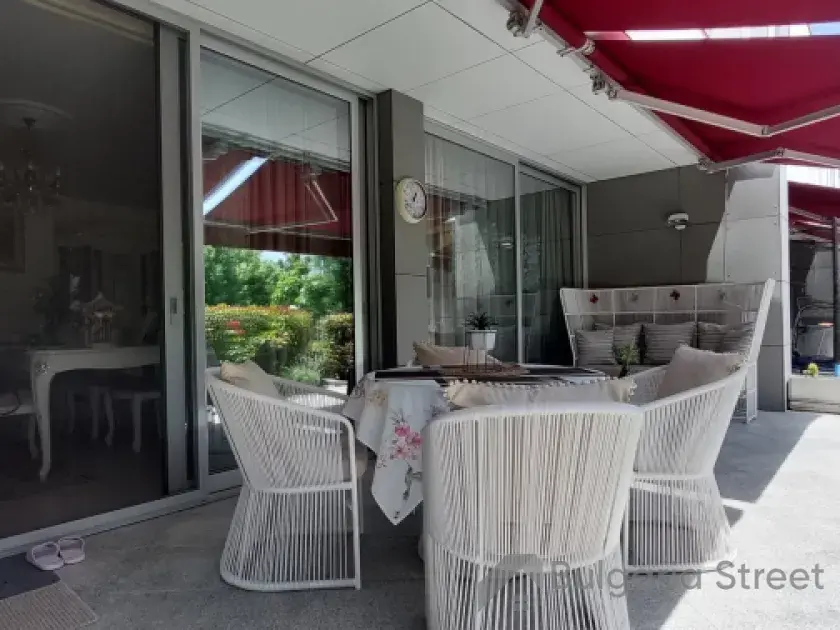 Duży taras apartamentu