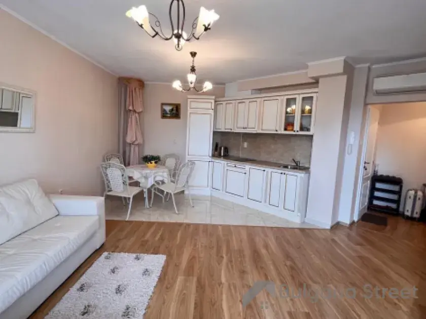 Sofa i kuchnia