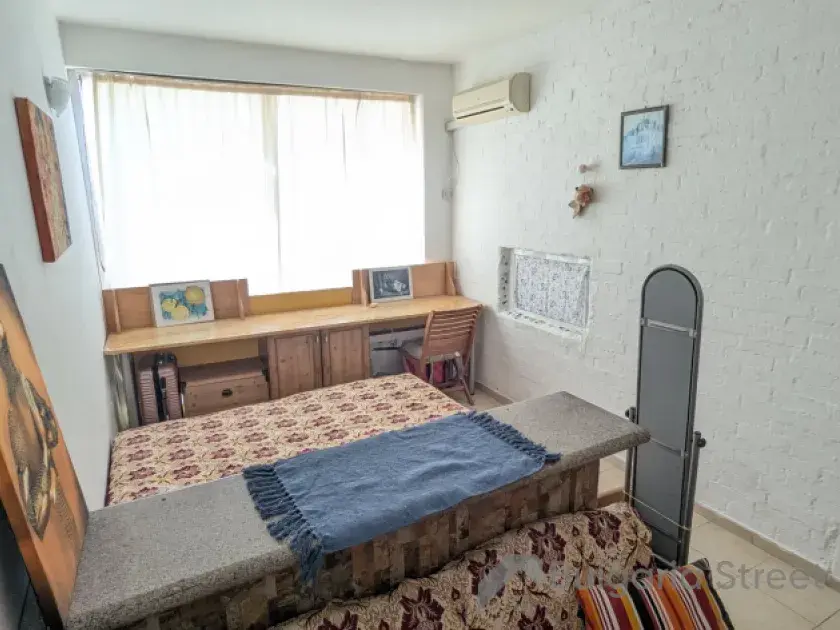 Okno w pokoju