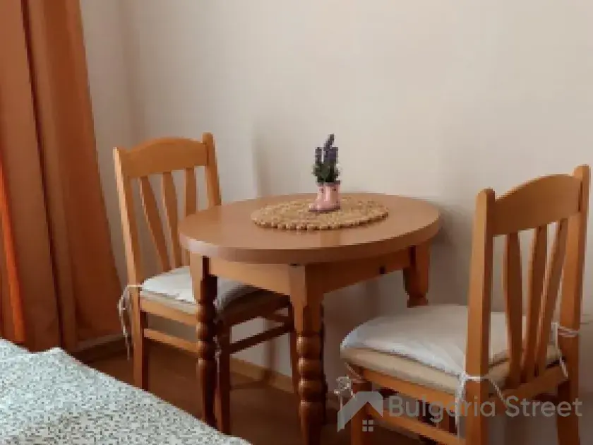 Stół i telewizor
