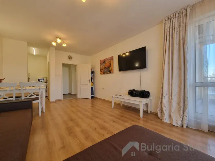Flores Park | Trzypokojowe mieszkanie: Salon, kuchnia