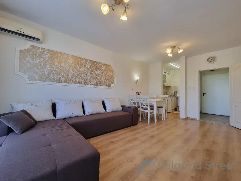 Flores Park | Trzypokojowe mieszkanie: Salon, kuchnia
