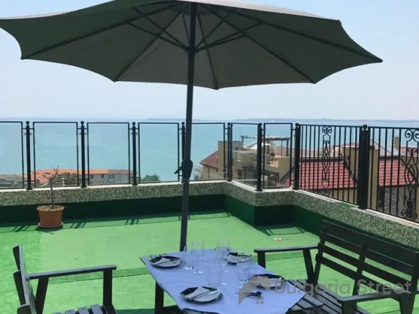 Marina Park | Kompleks mieszkaniowy z wyposażonym dachem, basenem i jacuzzi
