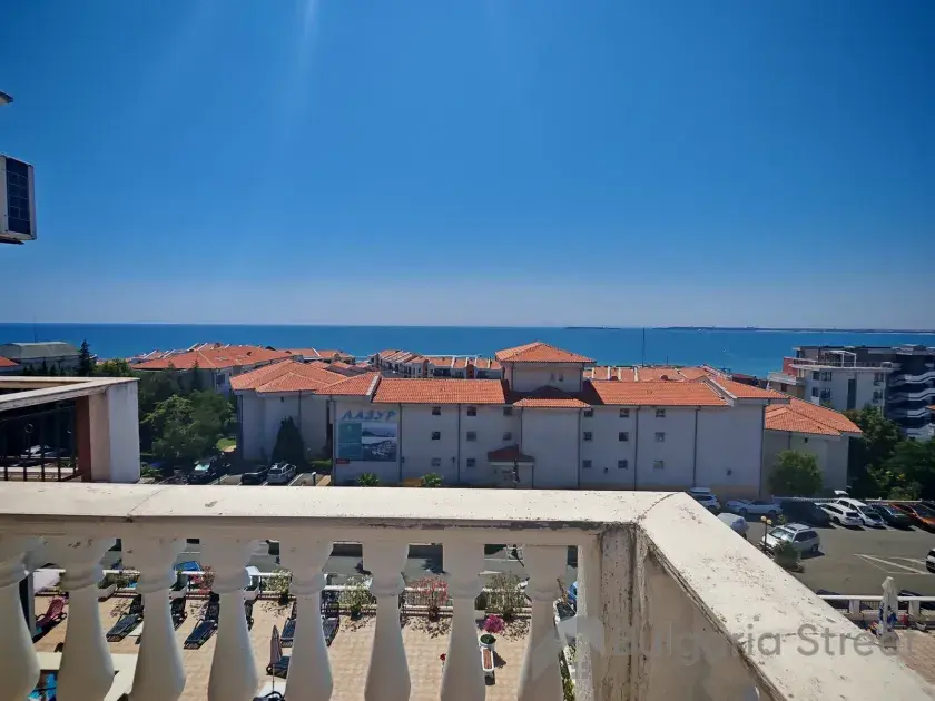 Widok na morze z tarasu