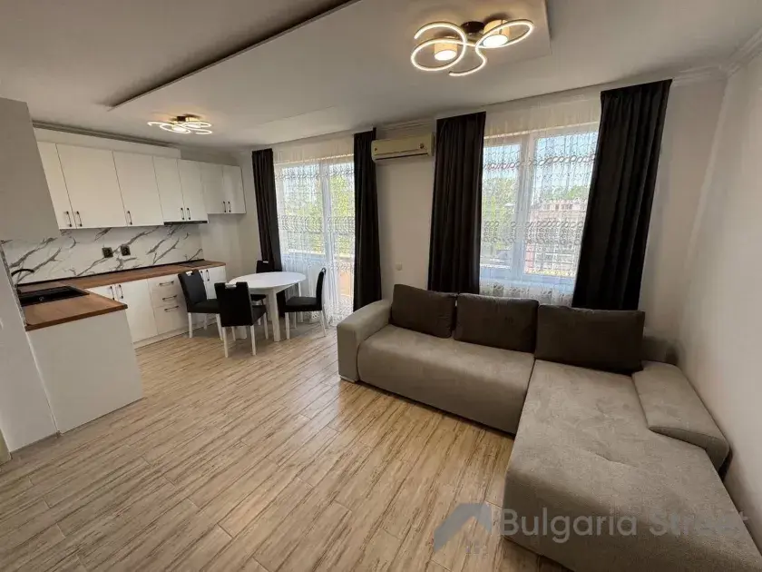 Sofa i kuchnia