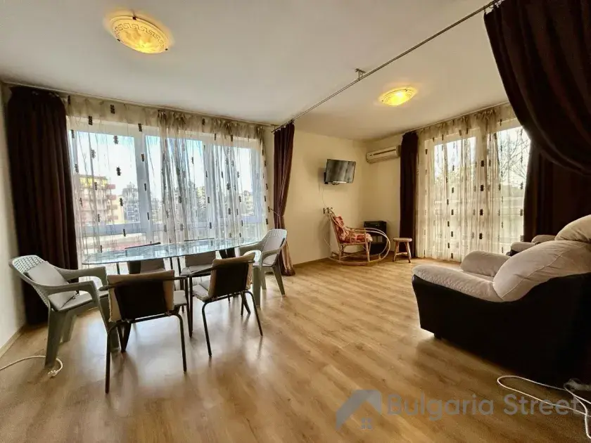 Stół i sofa