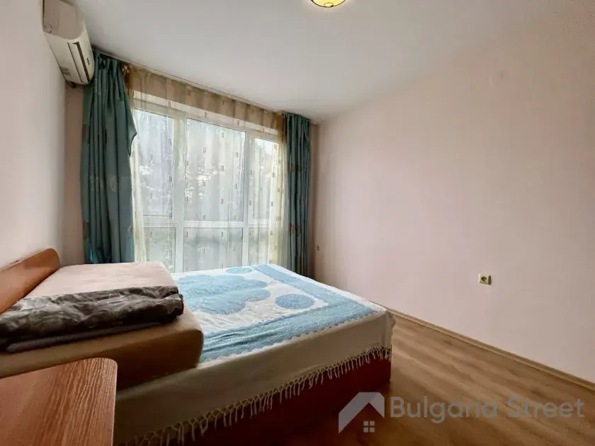 Łóżko w pierwszej sypialni