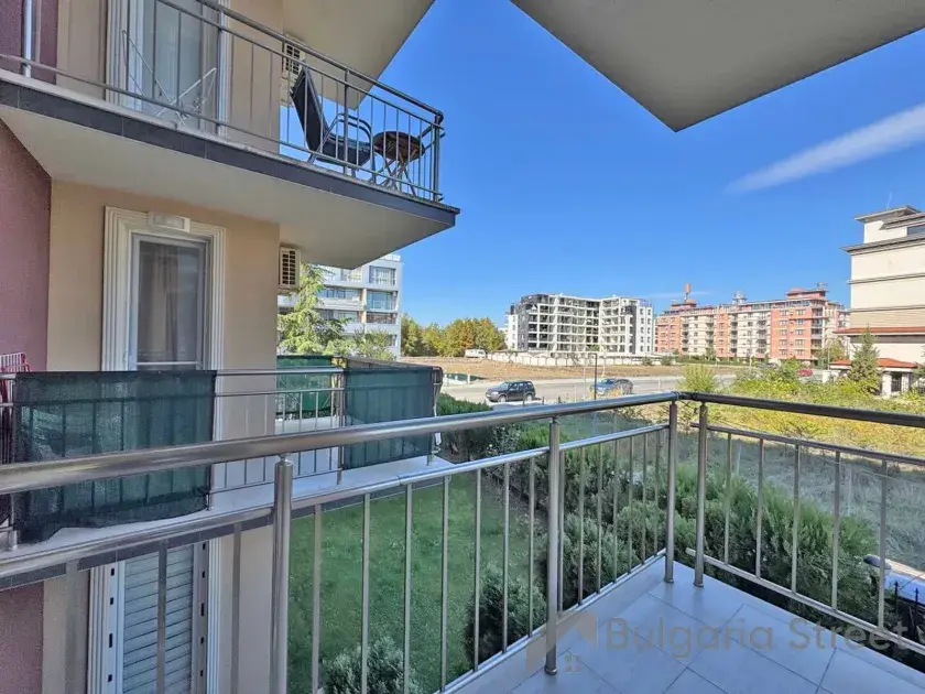 balkon z widokiem na miasto