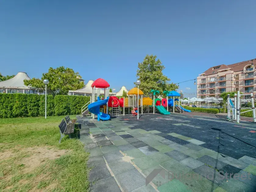 zadbany teren w kompleksie Tarsis