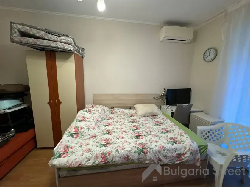 Venera Palace | Studio z podziałem na strefy: kuchnia, salon i sypialnia