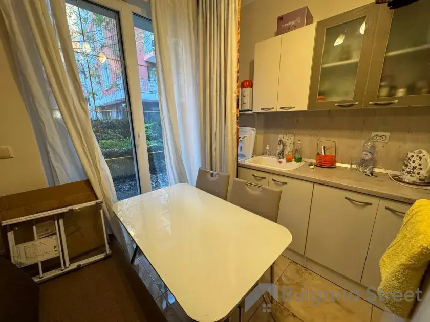 Venera Palace | Studio z podziałem na strefy: kuchnia, salon i sypialnia