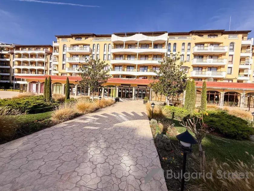Royal Sun | Dwupokojowy apartament w prestiżowym kompleksie na Słonecznym Brzegu nad morzem
