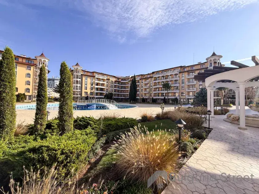 Royal Sun | Dwupokojowy apartament w prestiżowym kompleksie na Słonecznym Brzegu nad morzem