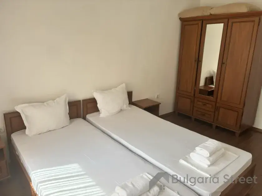 Szafa na łóżka w sypialni