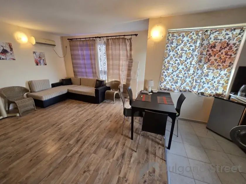 Elitonia 2 | Dwupokojowy apartament nad morzem w Ravadzie