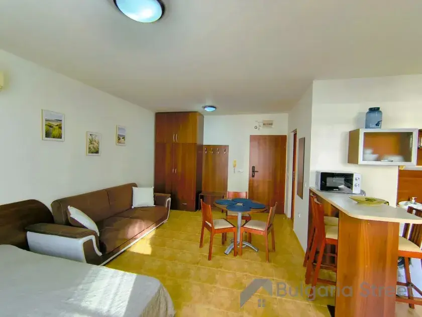 Morski Far | Studio w strefowanej części w Świętym Własie