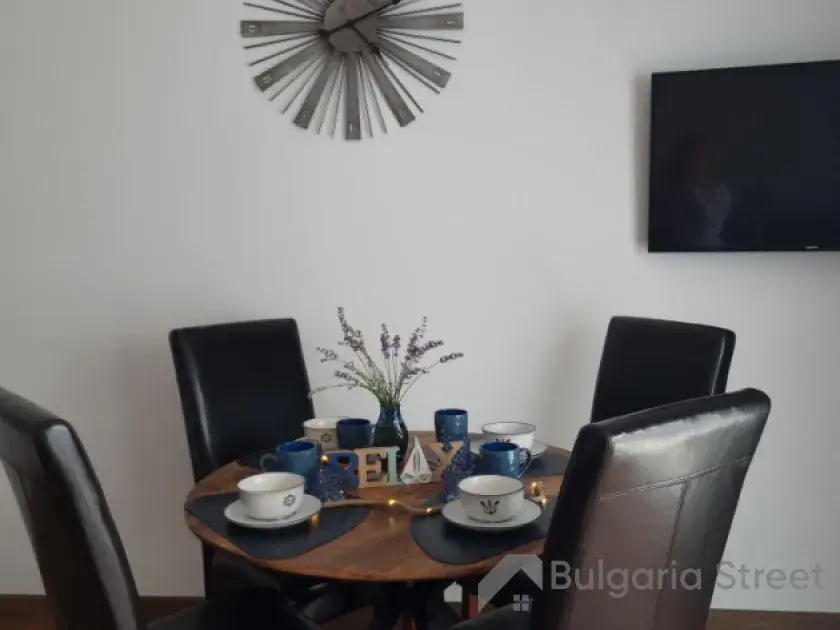 Stół obiadowy w mieszkaniu