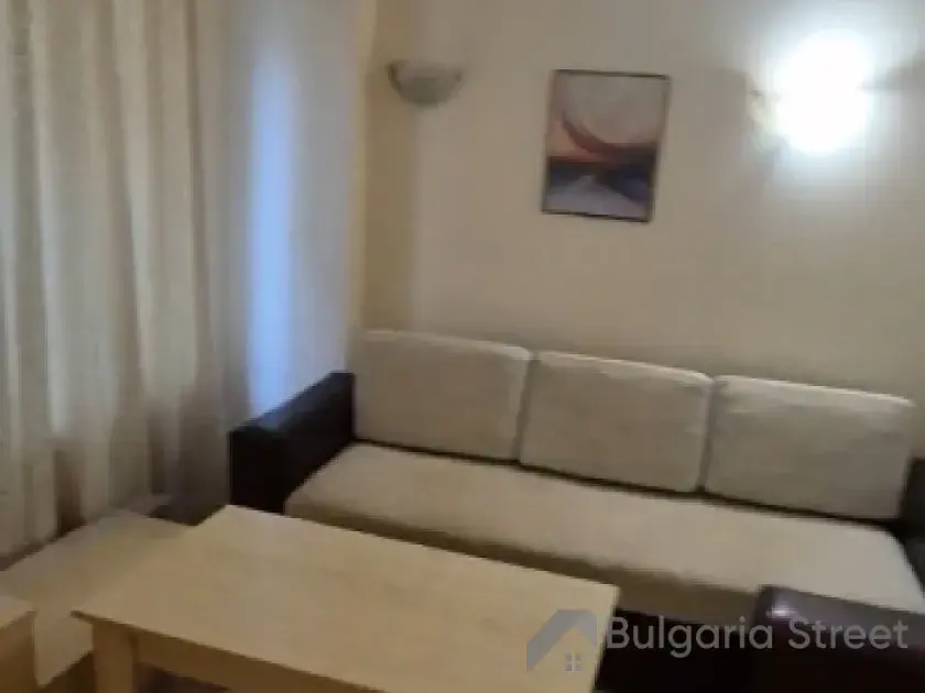 Salon ze stołem jadalnym