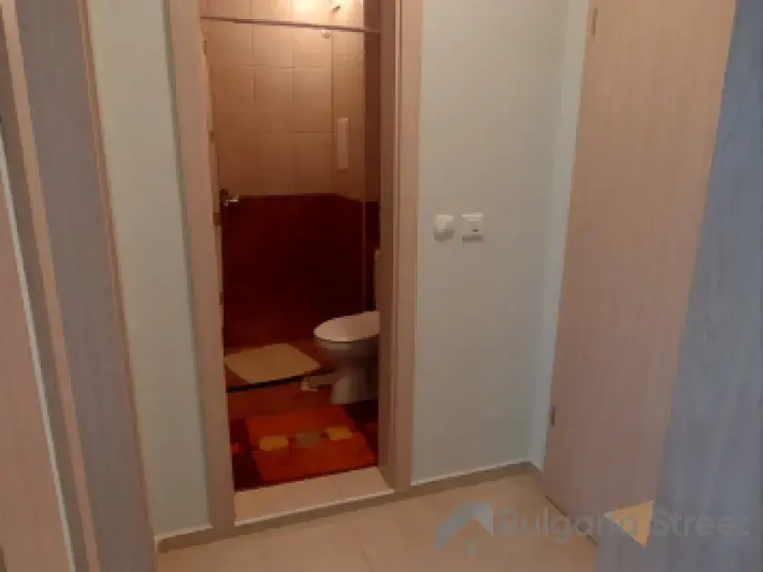 Przedpokój z szafą