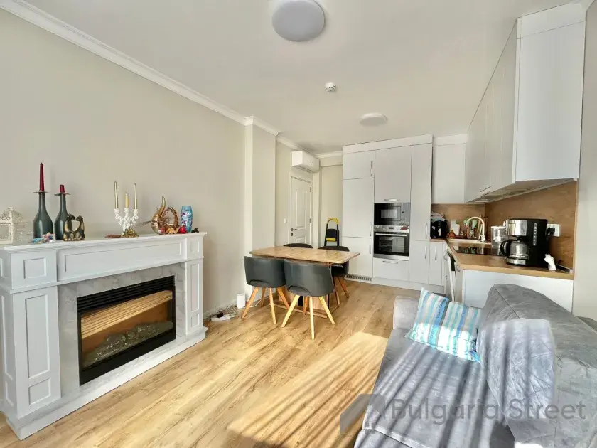 Ravda | Trzypokojowy apartament w centrum z tarasem i basenem