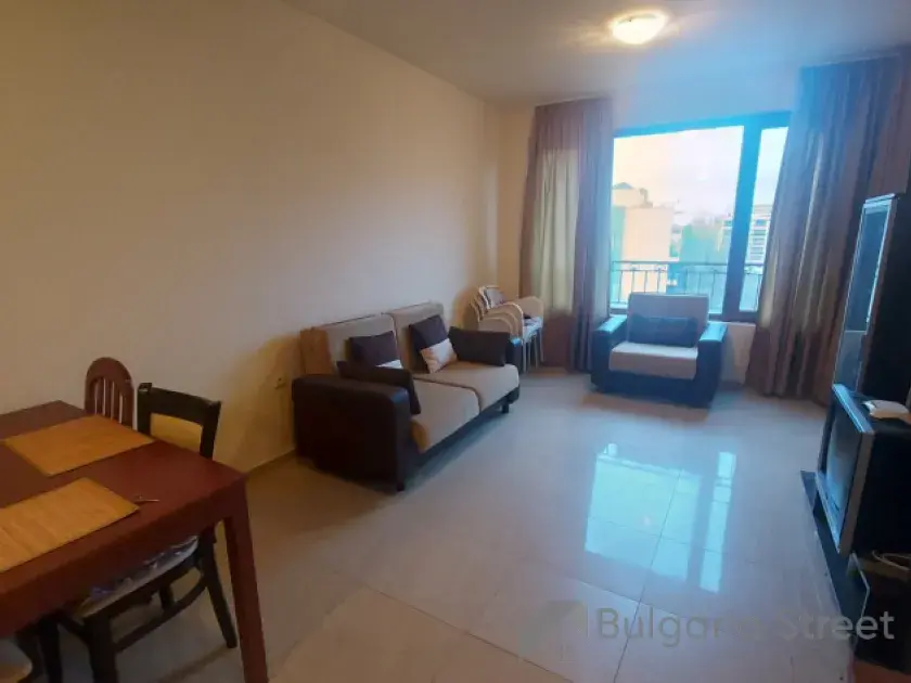 Telewizor i sofa