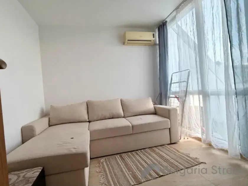 Stół i telewizor