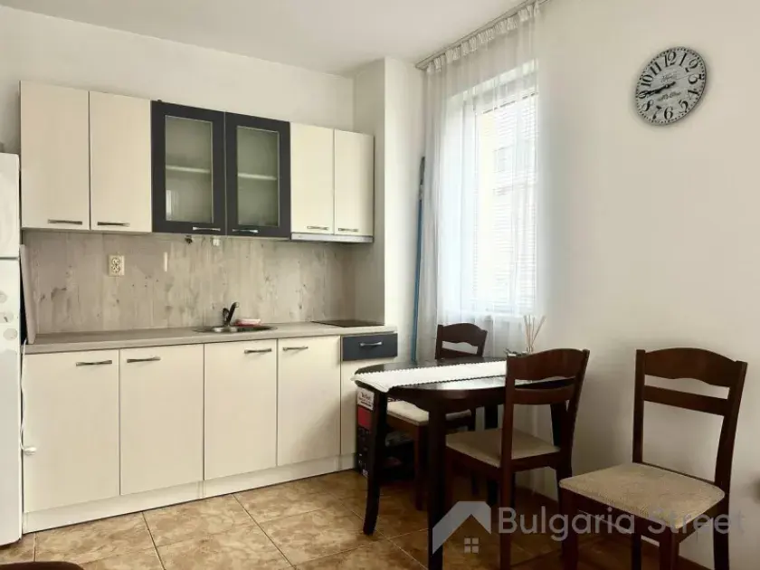 Melia 10 | Dwupokojowy apartament w zadbanym kompleksie z basenem w Rawdzie
