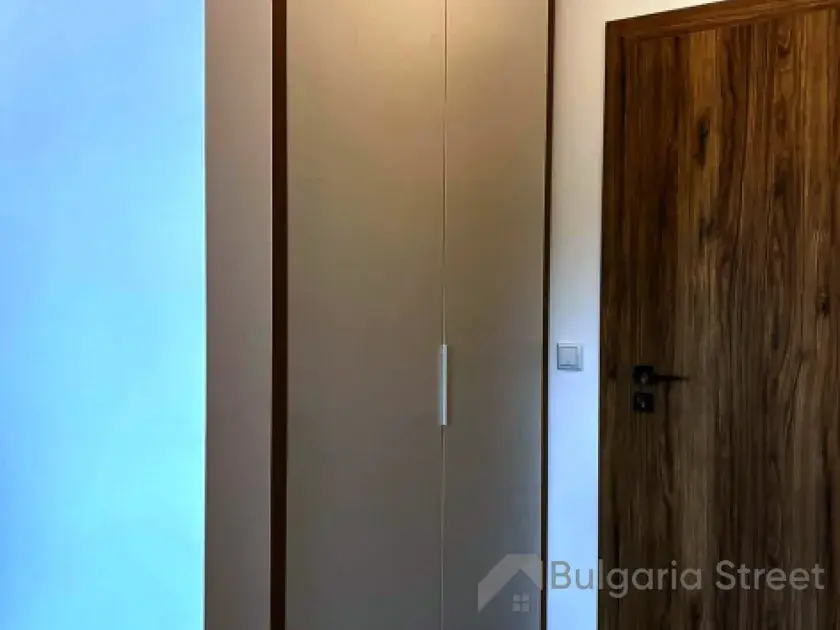 szafa w przedpokoju