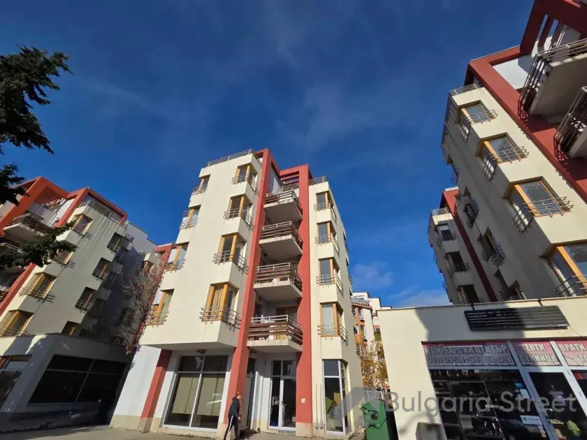 Tria Apartments