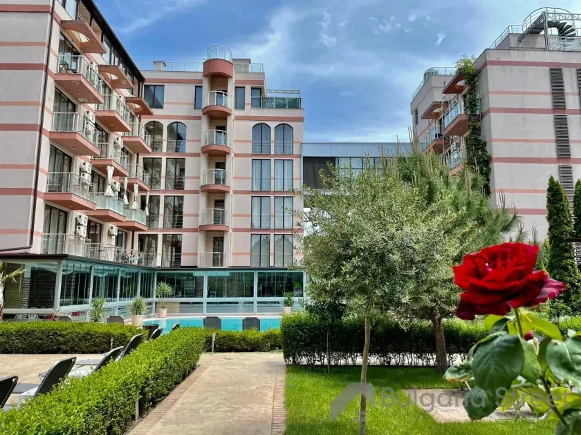 Terytorium i fasada kompleksu Tarsis