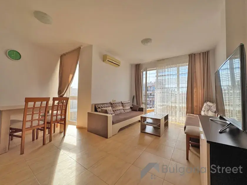 Aqua Dreams | Dwupokojowy apartament z widokiem na basen przy morzu