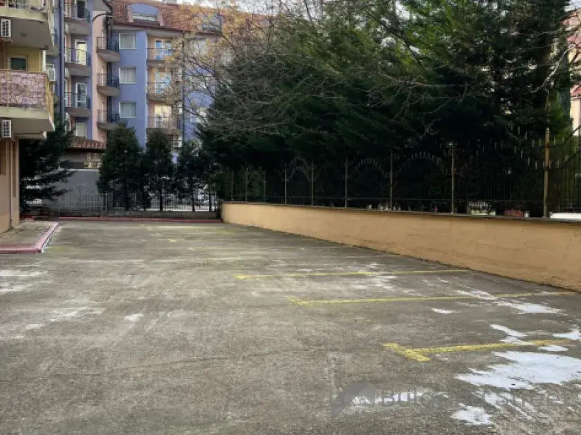 wjazd na zamkniety parking tylko dla mieszkańców