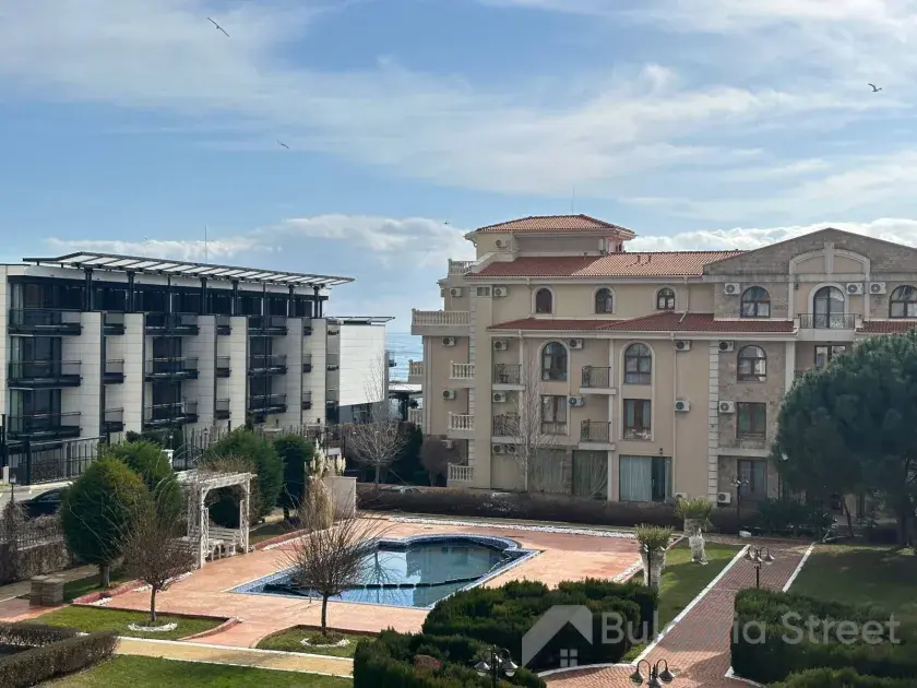 Mieszkanie w kompleksie Royal Bay 2