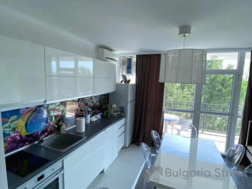 Kale Summer Life | Przestronne dwupokojowe mieszkanie nad morzem — nowoczesny apartament w Słonecznym Brzegu