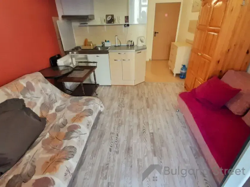 widok na salon i kuchnie